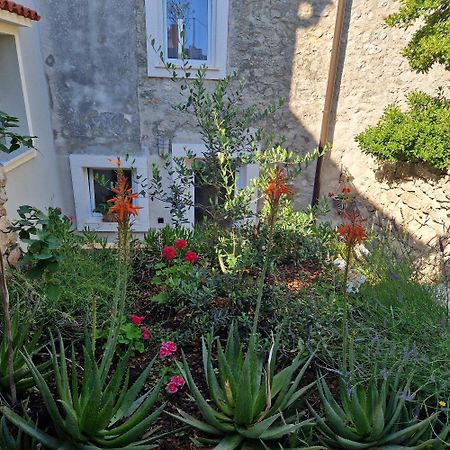 Castel Apartment Mali Losinj Exterior photo