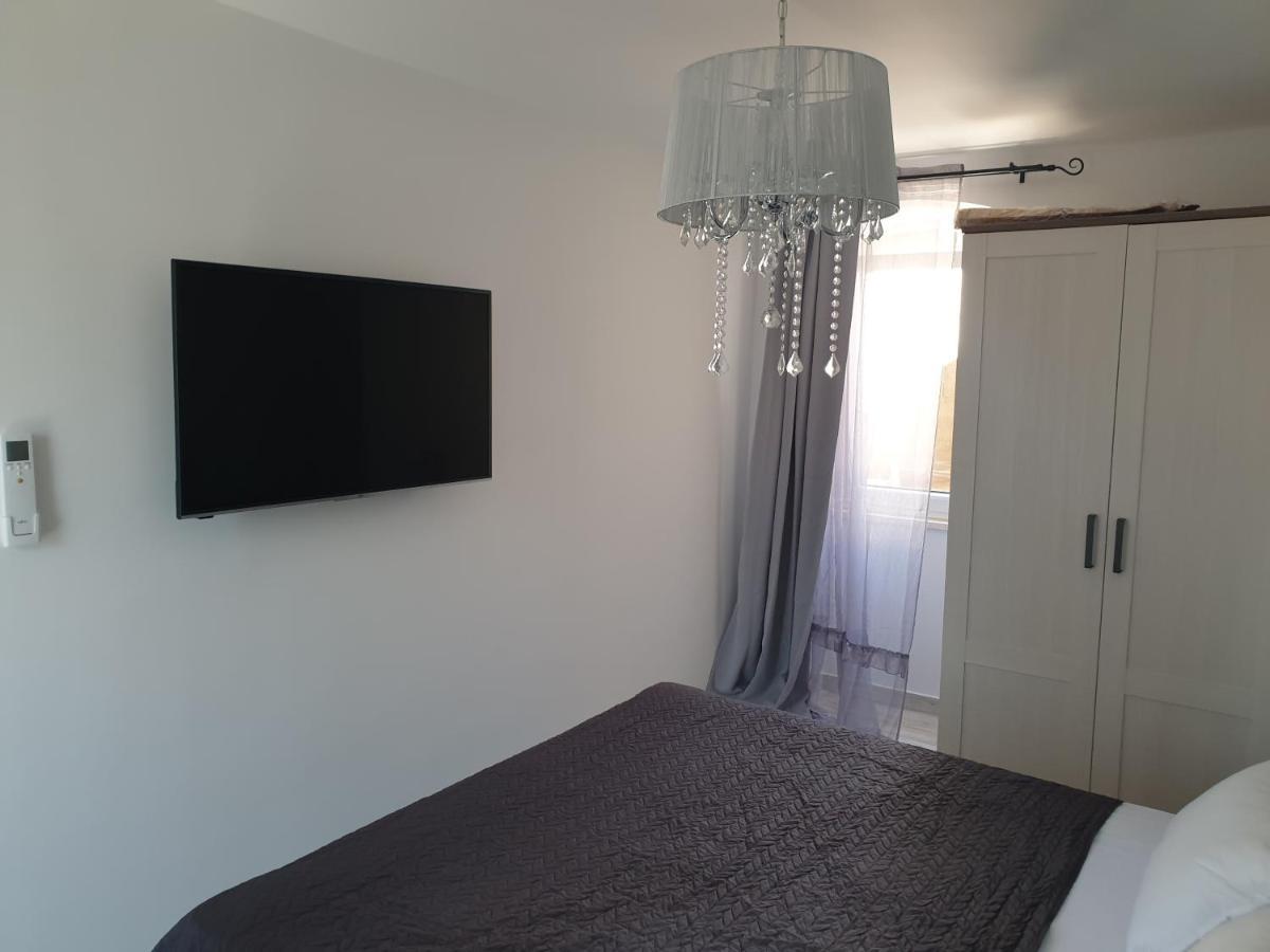 Castel Apartment Mali Losinj Exterior photo