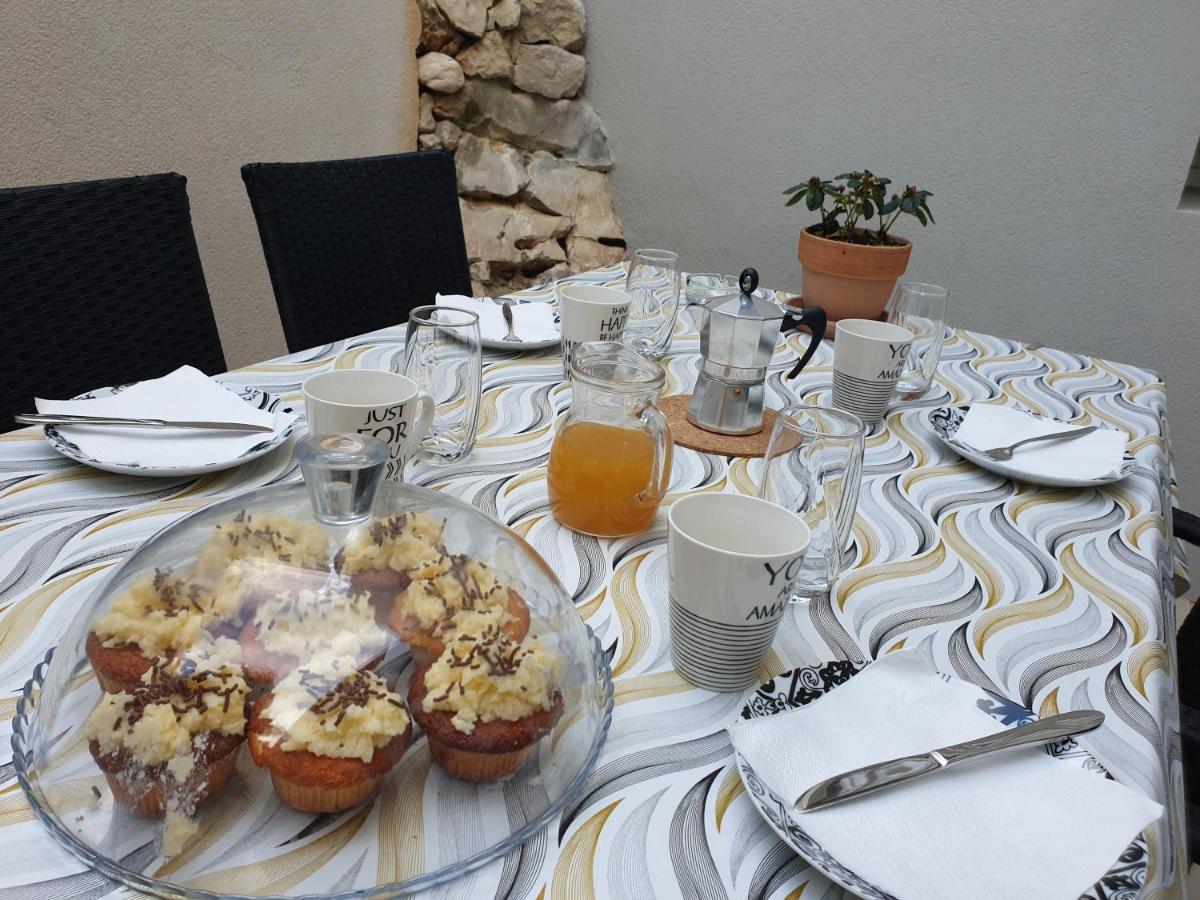 Castel Apartment Mali Losinj Exterior photo