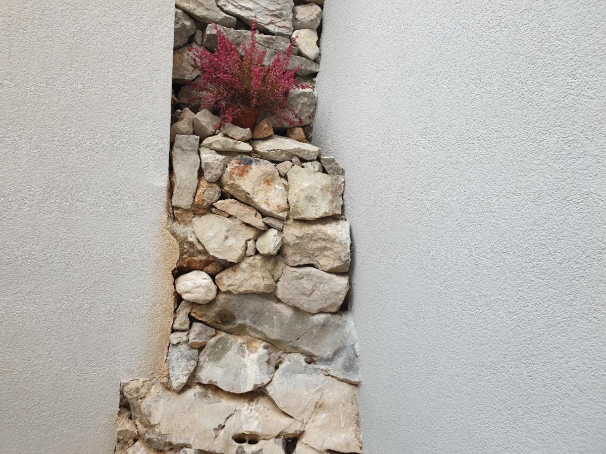Castel Apartment Mali Losinj Exterior photo
