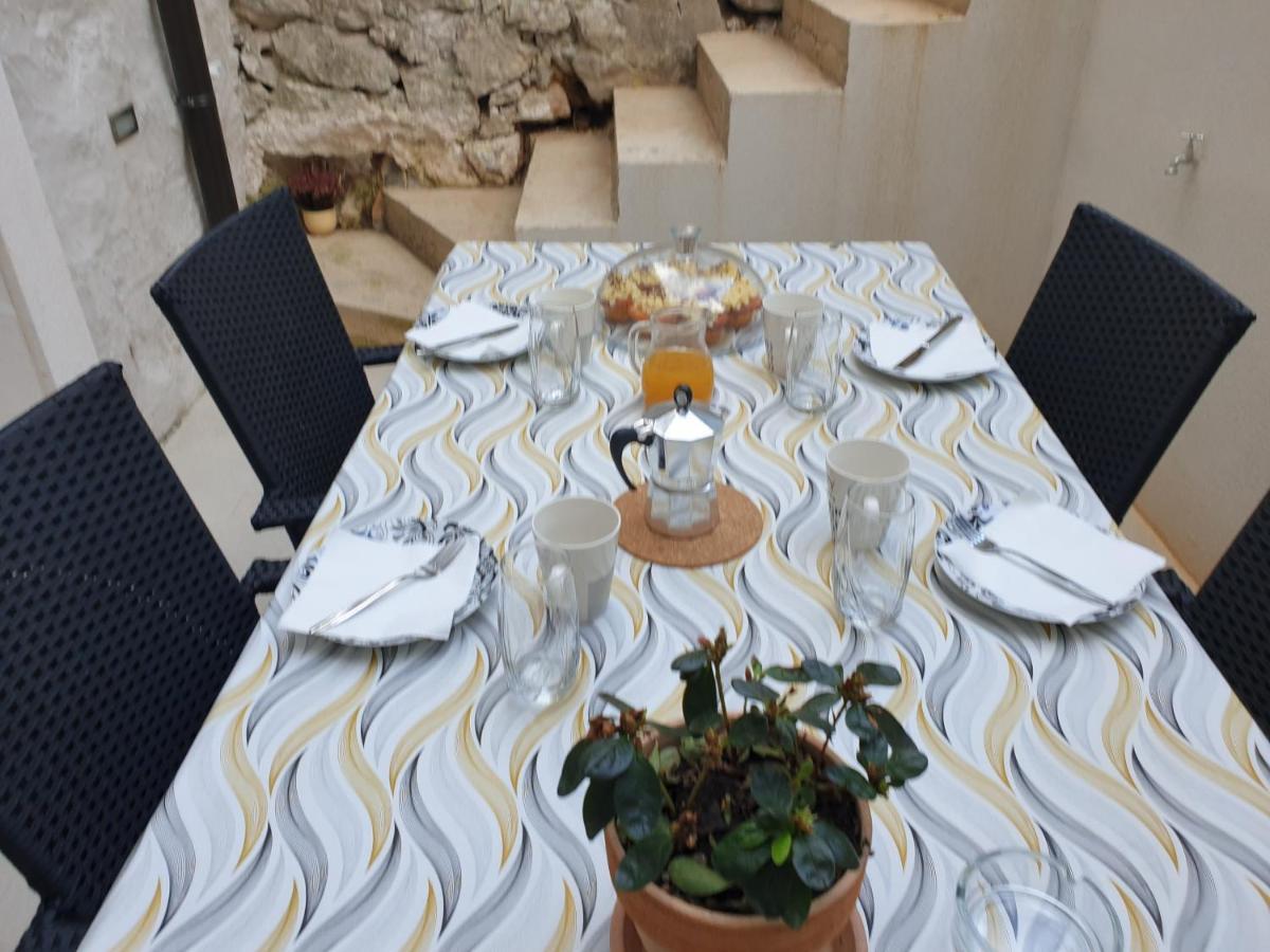 Castel Apartment Mali Losinj Exterior photo