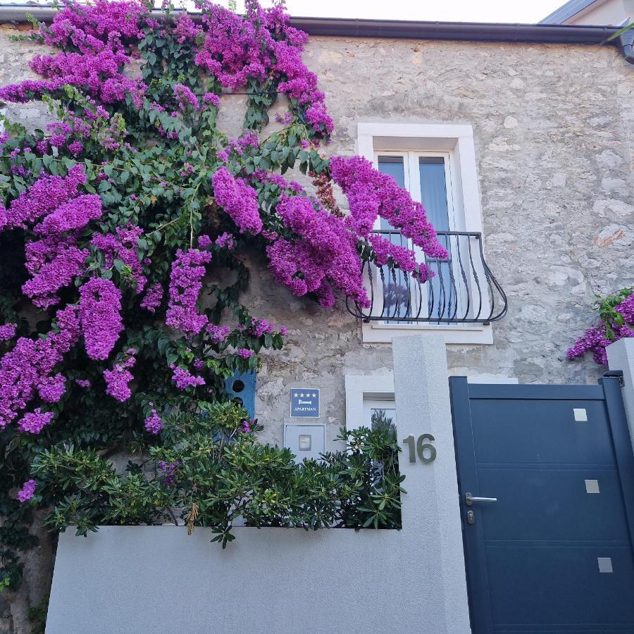 Castel Apartment Mali Losinj Exterior photo